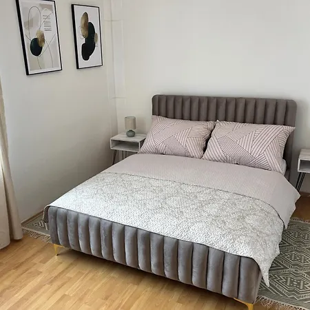 Hometown Corner Πόπραντ