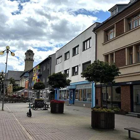 Hometown Corner פופראד